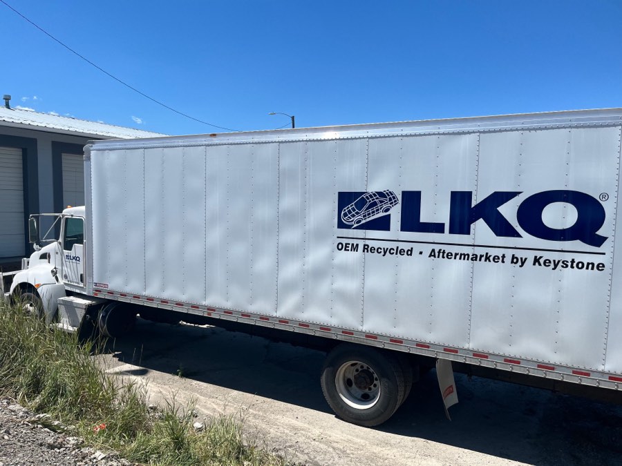 Box truck cleaned on site at the customer's facility